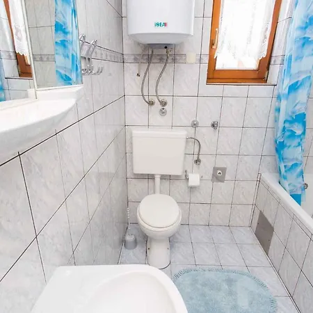 Apartment In Silo/Insel Krk 13498