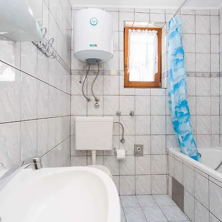 Apartment In Silo/Insel Krk 13498 Apartment *