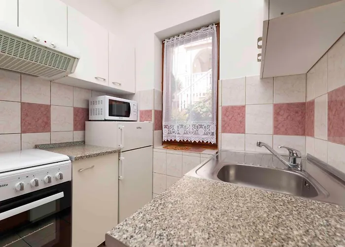 In - Insel Krk 13498 * Šilo